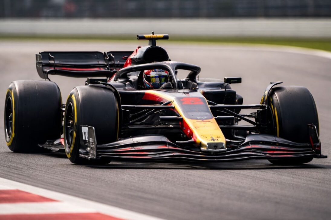 Por dentro dos pneus de Fórmula 1, da vulcanização ao pneu macio, pneu médio e pneu duro que decidem corridas e mudam a estratégia na pista.