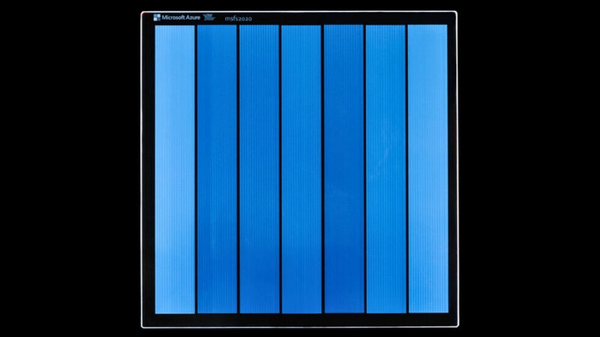 Sistema Silica grava 2 milhões de livros em quadrado de vidro com dados legíveis por mais de 10.000 anos, segundo estudo na Nature.