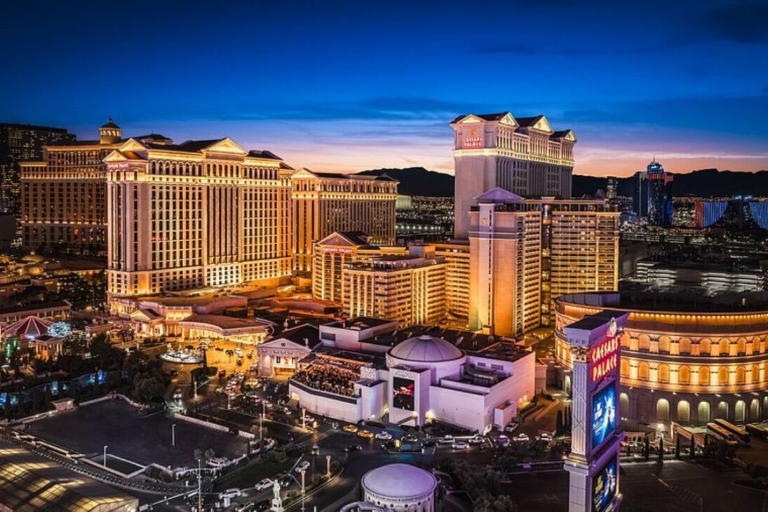 Resort inspirado en la Roma Antigua cumple 60 años en Las Vegas. Caesars Palace amplía presencia en la Strip con nuevas suites presidenciales y refuerza estrategia de lujo, modernización y escala con 3.980 habitaciones.