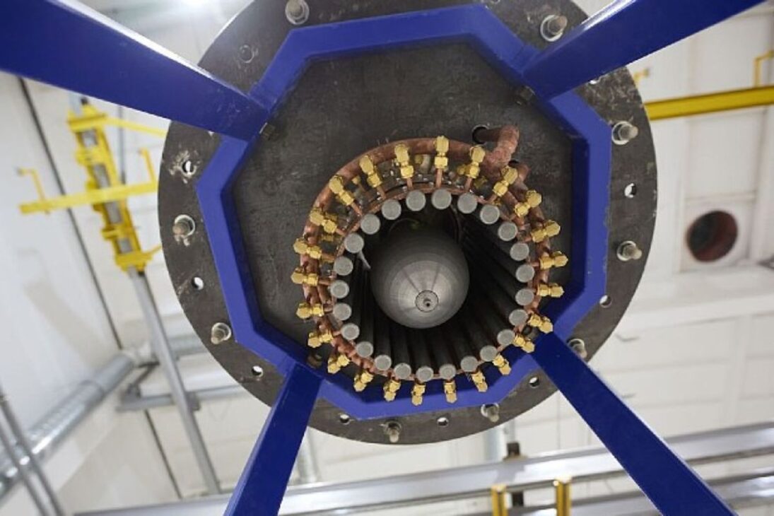 Tecnología de Propulsión a Plasma de Rosatom Promete Acortar Viaje a Marte; Cámara de Vacío Será Decisiva en las Pruebas, Mientras Rebocadores Nucleares Entran en el Radar de la Infraestructura Espacial y de la Disputa por Liderazgo.