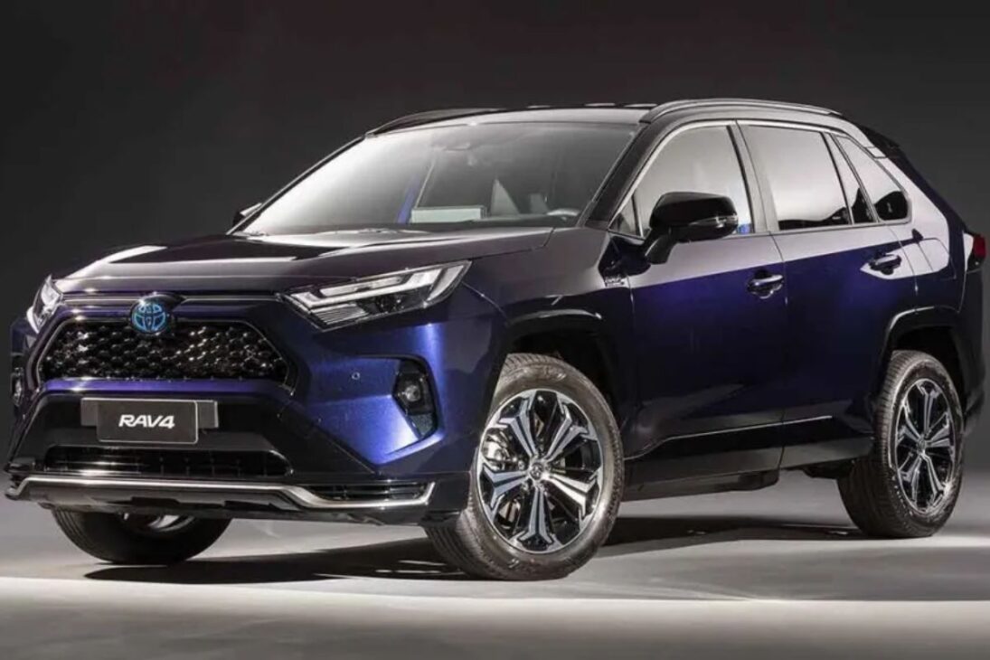 Toyota explica por qué el RAV4, SUV híbrido líder afuera, enfrenta barreras en Brasil: importación, costo y flex-fuel como referencia de decisión. Entiende lo que pesa y lo que puede cambiar.