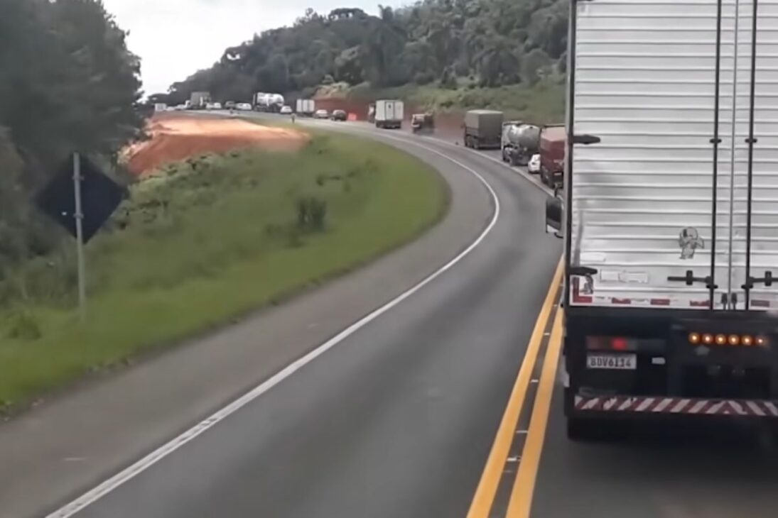 Triplicación de la BR-277 en la BR-277 Serra do Mar explica obras en la BR-277, cómo la carretera BR-277 afecta el puerto de Paranaguá y el futuro del corredor.