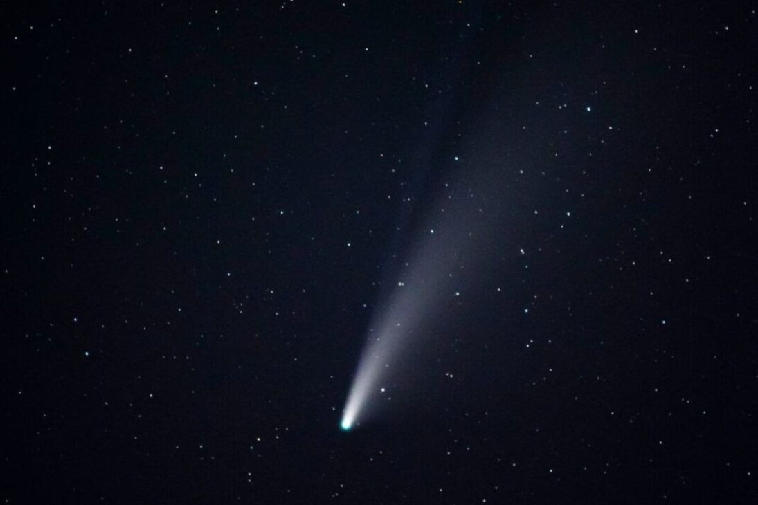 cometa interestelar 3I/ATLAS observado pelo SPHEREx libera metanol e intriga ao mirar Júpiter, passando a 270 milhões de km da Terra e ampliando perguntas sobre o que vem depois de março de 2026.