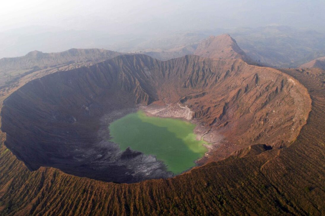 El Volcán El Chichonal En Chiapas Vuelve A Preocupar Tras Cambios En La Cráter, Con Gases, Temperatura Extrema En El Lago Y Monitorización Reforzada Por La UNAM, Llevando A Restricciones De Acceso Y Revisión De Protocolos En Un Área Sensible De México.