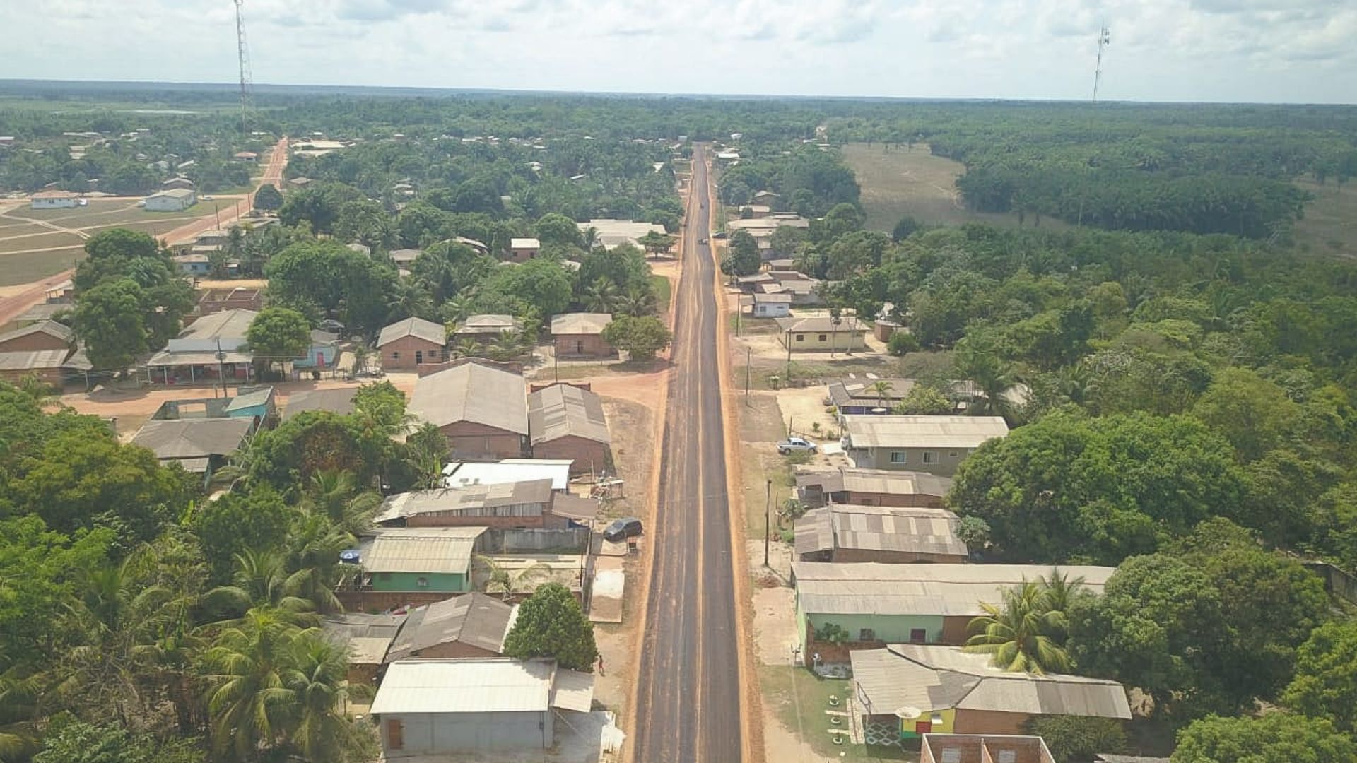 Cidade brasileira com baixa atividade econômica e população dependente do Bolsa Família.
