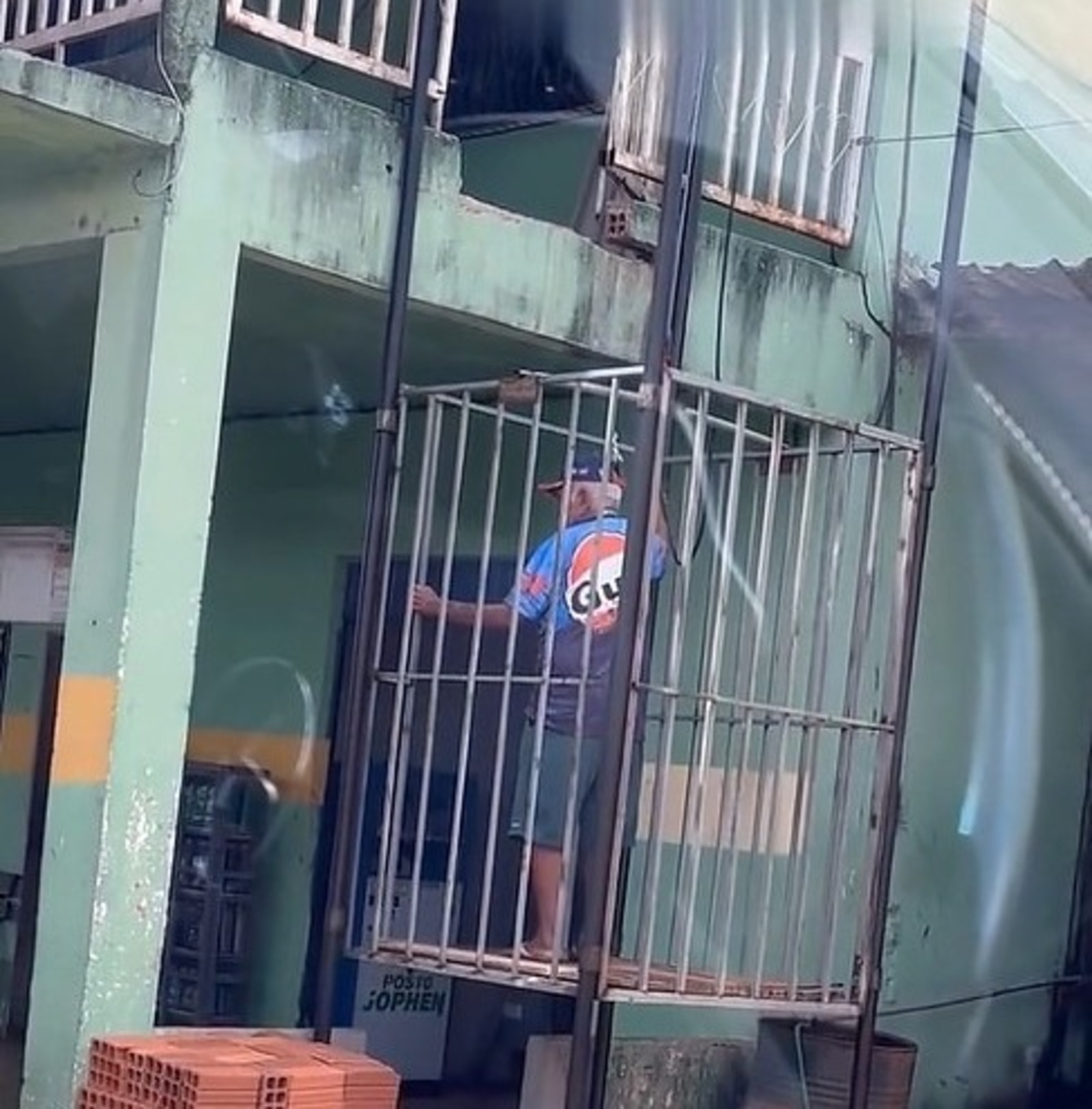 Família, Elevador, Avô