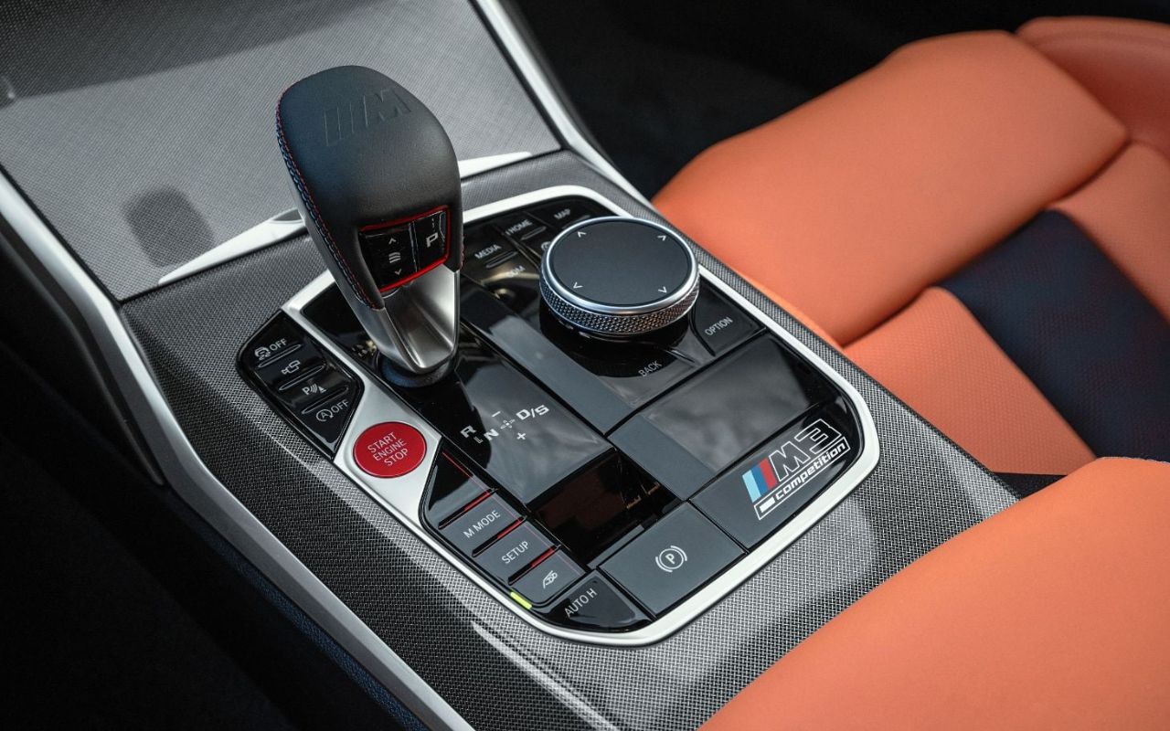 Frank van Meel explica como torque elevado, eficiência ambiental e falta de escala tornam o câmbio manual inviável nos esportivos BMW.