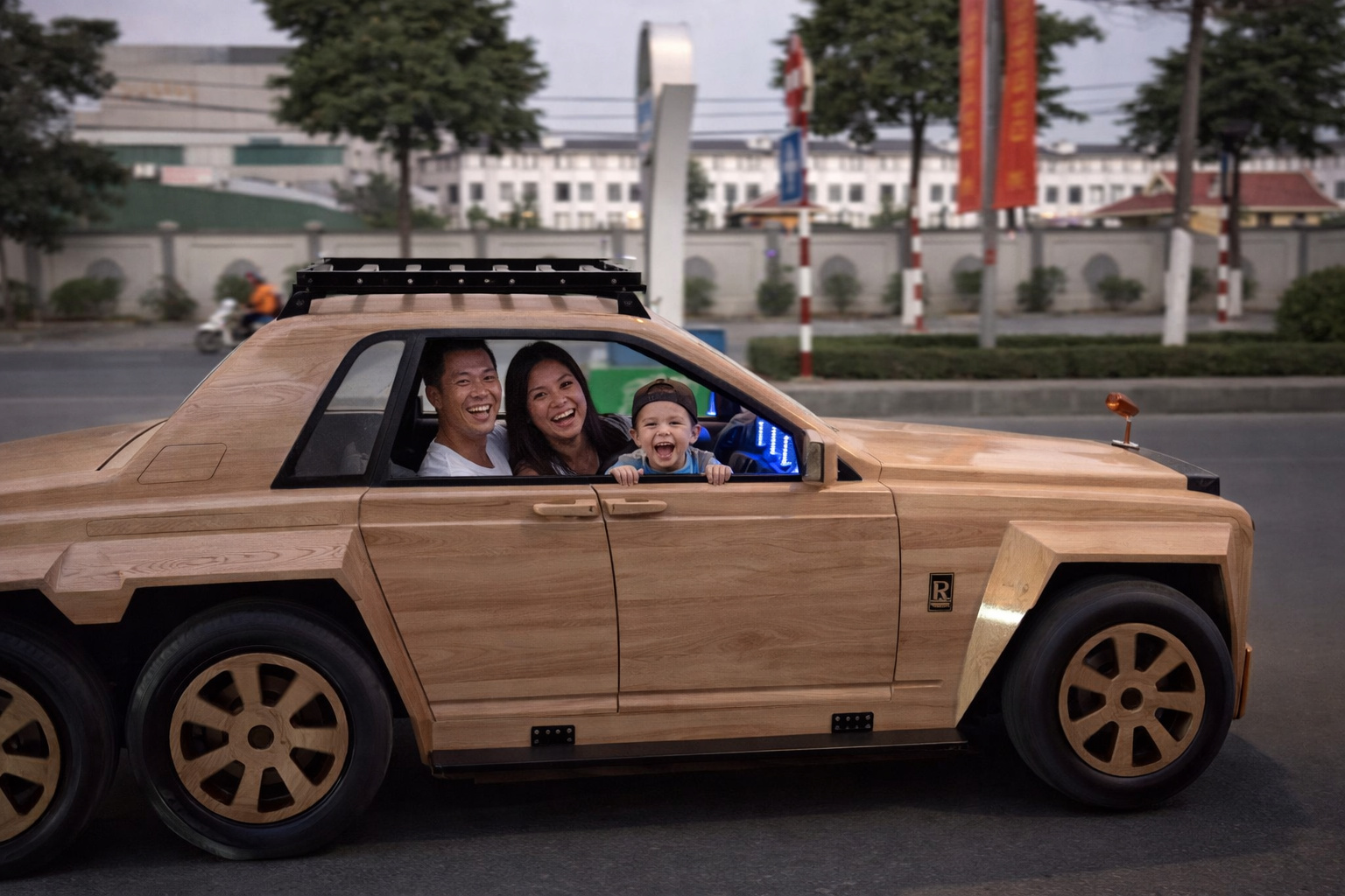 Mini Rolls-Royce de madeira construído por pai para o filho