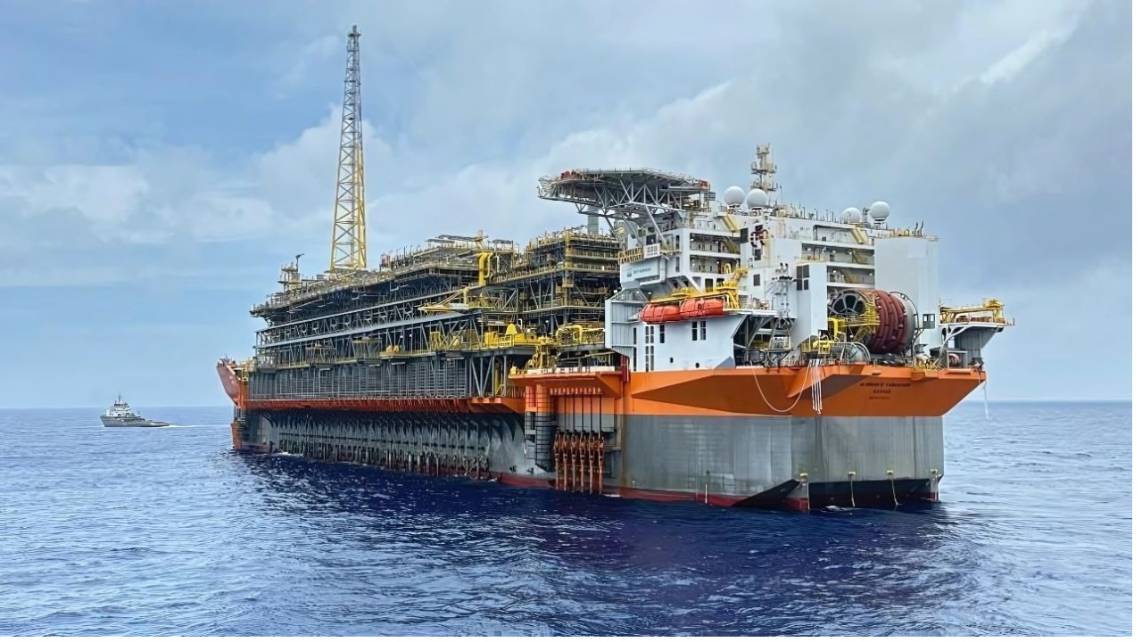 Governo libera mais de R$ 2 bilhões para construir seis navios de apoio ao petróleo no Brasil. Projeto envolve Petrobras, BNDES e deve gerar centenas de empregos em Santa Catarina.