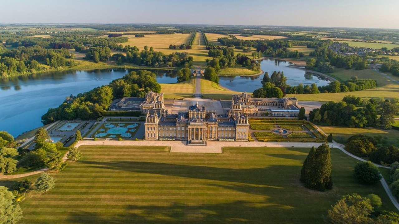 Um gigantesco parque solar pode ocupar terras do Palácio de Blenheim, na Inglaterra, em um projeto que promete energia limpa para 330 mil casas, mas também gera protestos e medo de impactos no campo.