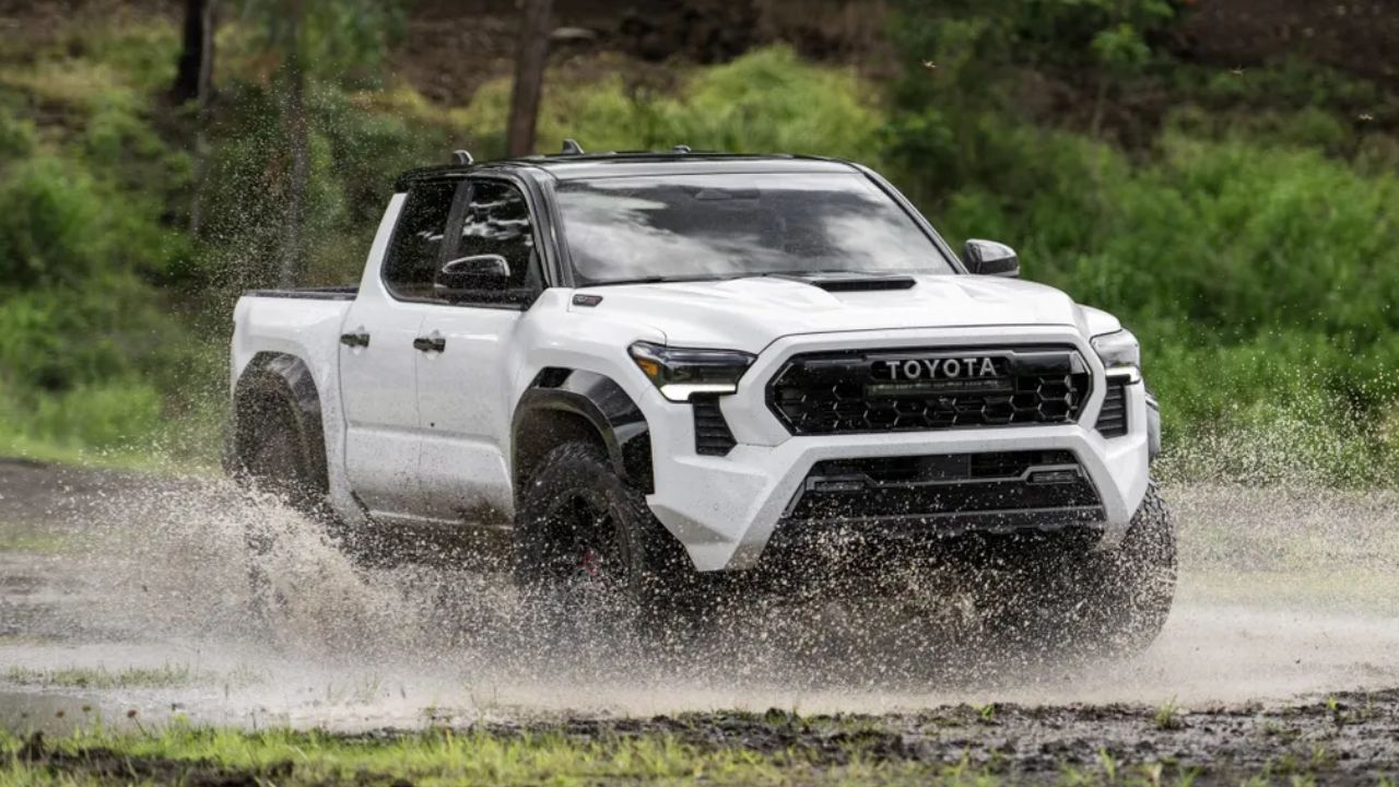A Toyota pode estar produzindo uma nova picape maior que a Hilux na Argentina. O modelo deve estrear em 2028 e contar com motores potentes e versão híbrida.