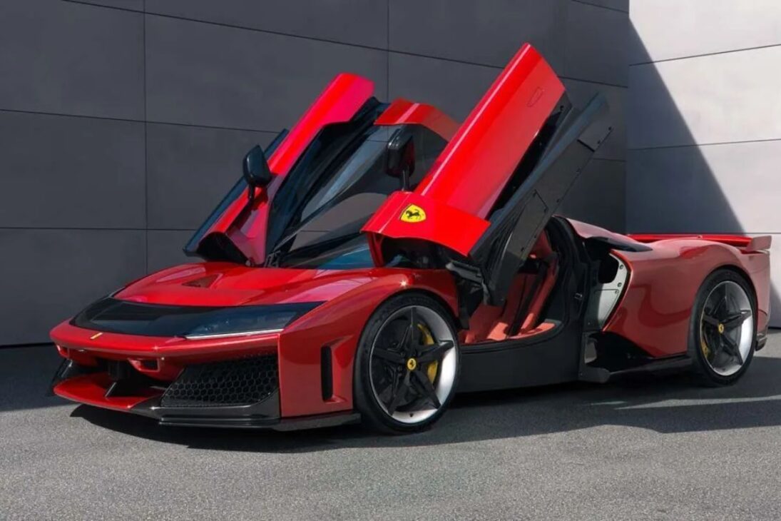 Ferrari transforma marca, carros, escassez e desejo em estratégia para vender menos, cobrar mais e preservar exclusividade.