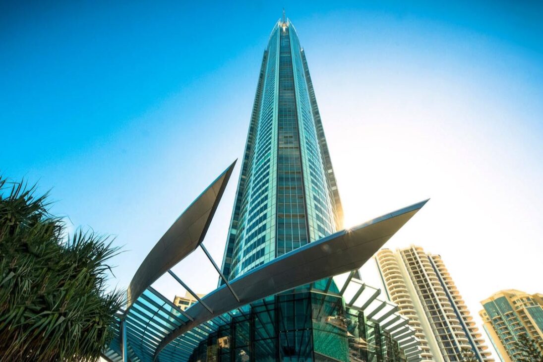 El rascacielos más alto de Australia vuelve a la disputa con Melbourne, Gold Coast y Sydney intentando derribar la Q1 Tower tras dos décadas de liderazgo absoluto.