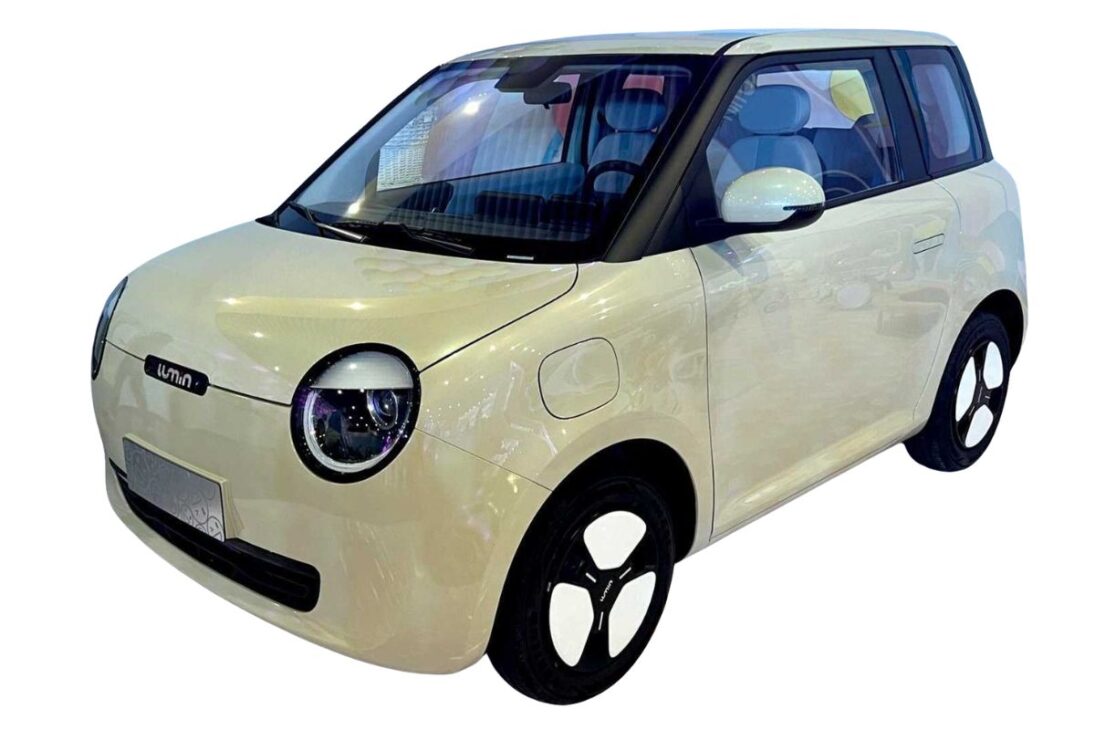 El coche eléctrico Changan Lumin apuesta por el uso urbano con multimedia y autonomía para rodar la ciudad a bajo precio.