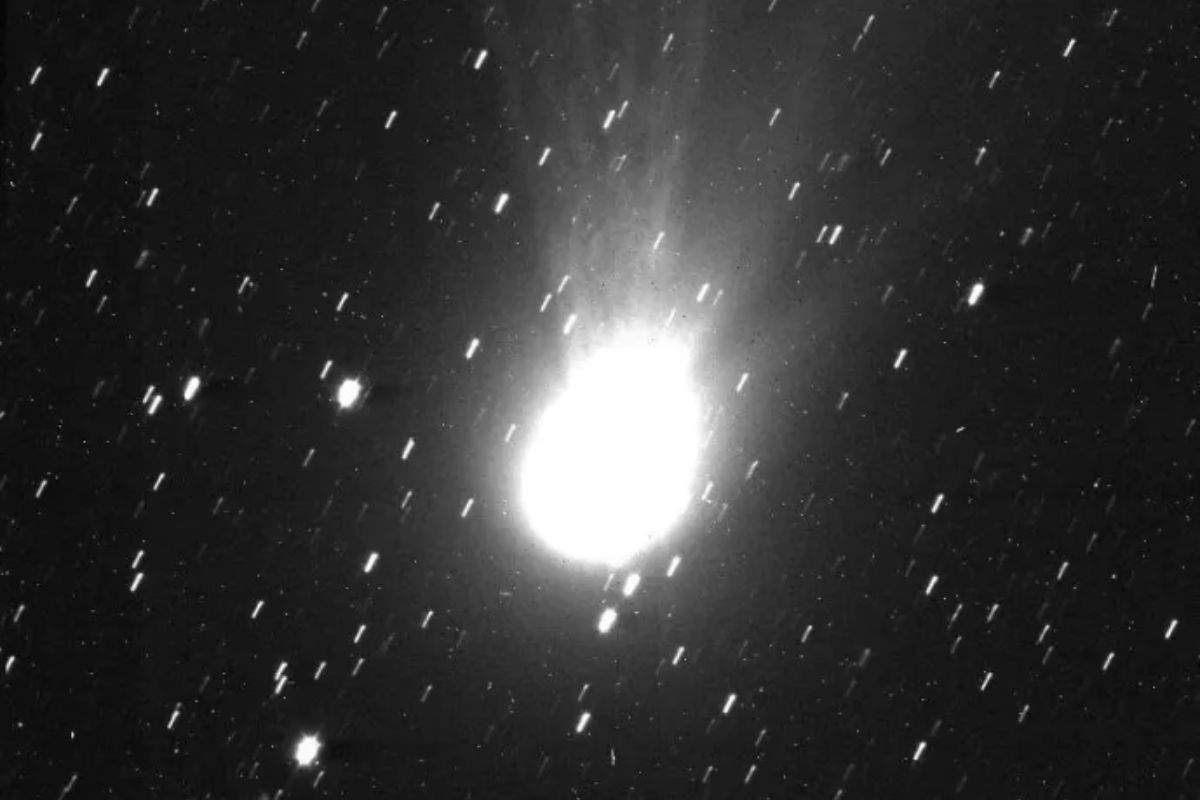 cometa interestelar 3I/Atlas revela metanol e composição química incomuns no Sistema Solar, abrindo pistas sobre sistemas estelares.