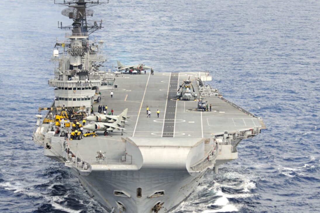 ¿Nació el INS Viraat en la Marina India? No: se convirtió en portaaviones de la India, marcó la aviación naval y atravesó décadas de servicio.