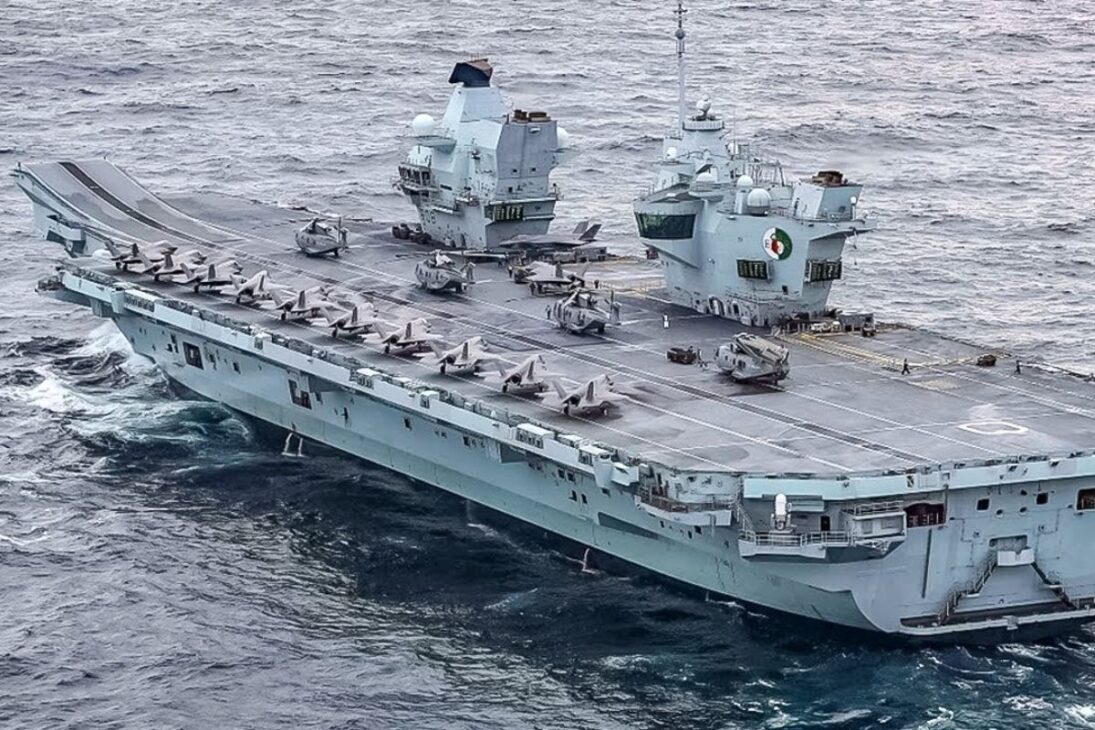 HMS Prince of Wales, portaaviones de la clase Queen Elizabeth, refuerza la Armada británica y recoloca al Reino Unido en la disputa por presencia naval oceánica de gran escala.