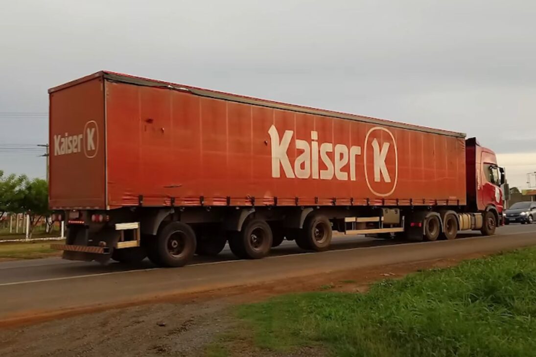 La cerveza Kaiser nació con préstamo, derribó la venta amarrada y abrió camino para agua de coco en Brasil.
