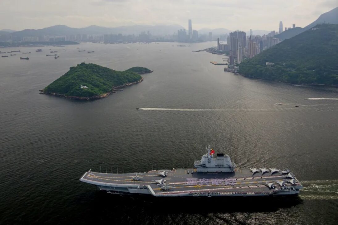 Shandong Se Convirtió En Portaaviones De China, Fortaleció La Marina China Y Mostró La Fuerza De La Industria Naval Del País.