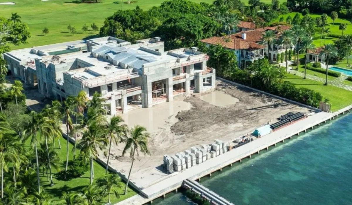 Mansión en construcción (Imagen: Ferris Rafauli Design)