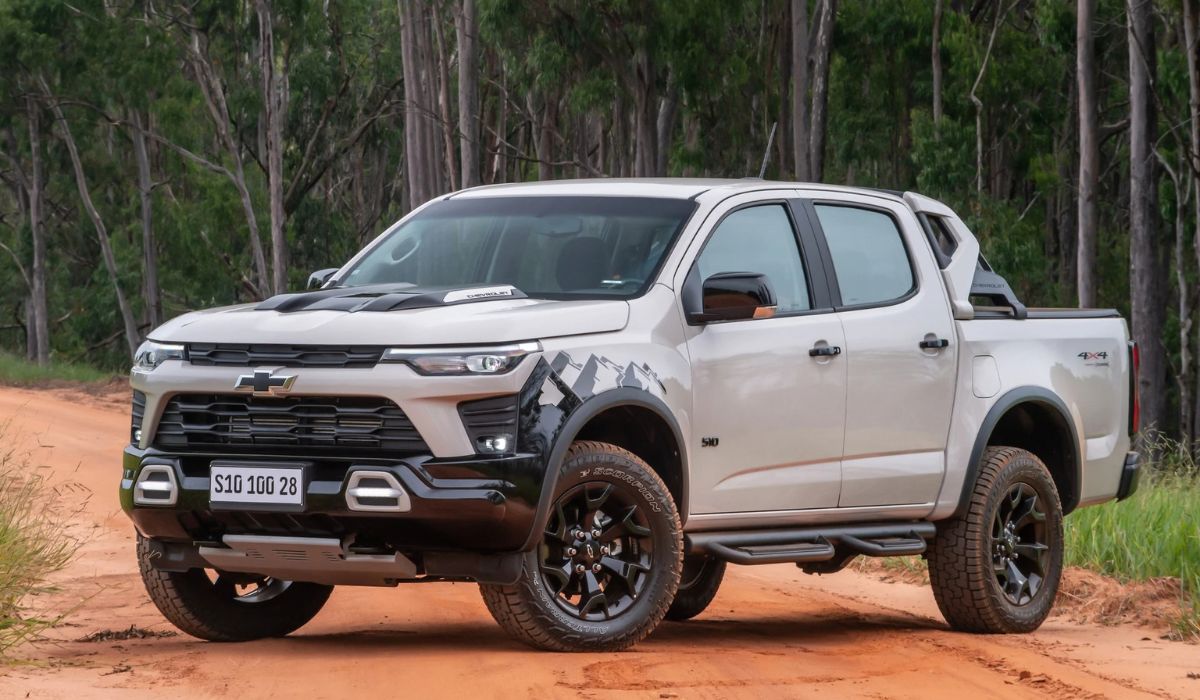 Chevrolet S10 2026 mantém motor 2.8 Duramax de 207 cv, novas tecnologias de segurança e preços entre R$ 262 mil e R$ 346 mil no Brasil. (Imagem: Reprodução)