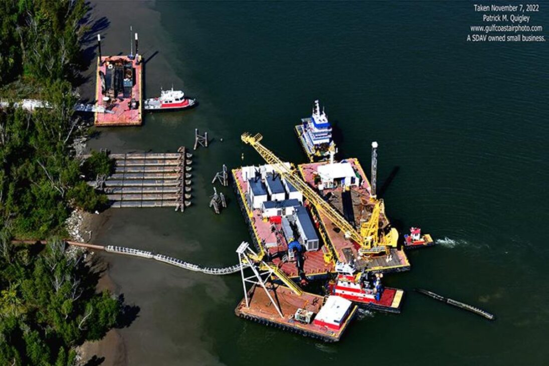Las áreas húmedas de Louisiana son reconstruidas por dragas que extraen sedimento del Mississippi en Upper Barataria para devolver altura, estabilidad y protección a una costa que perdía tierra desde hacía décadas.