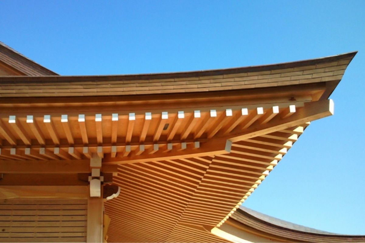 Construção sem pregos com kigumi, encaixes, madeira e miyadaiku explica como templos japoneses duram séculos.