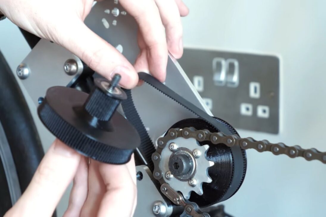 Bicicleta eléctrica prueba motor de drone, potencia, rotación y torque para mostrar por qué 1.000 watts no garantizan el mismo rendimiento.