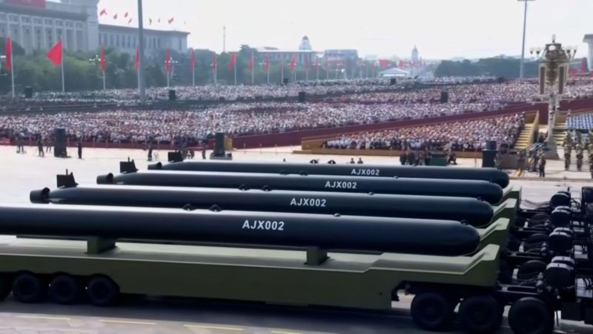 China avança com submarino furtivo, mísseis Mach 10, drones inteligentes e laser OW5, ampliando poder naval e militar estratégico.