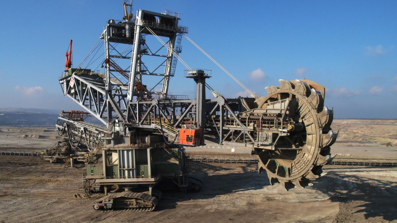 Máquinas Gigantes da China Impressionam pela Escala: Escavadeiras Colossais, Draga Tian Kun Hao, Tuneladoras e Construtoras de Pontes Redefinem a Engenharia.