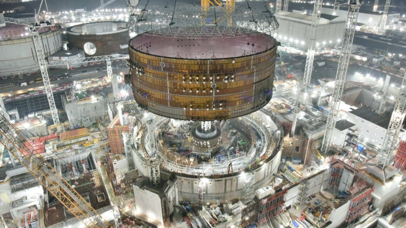 Usina nuclear Hinkley Point C ya supera US$ 57 mil millones e pasa por 7 mil cambios en el proyecto para generar 7% de la electricidad del Reino Unido.