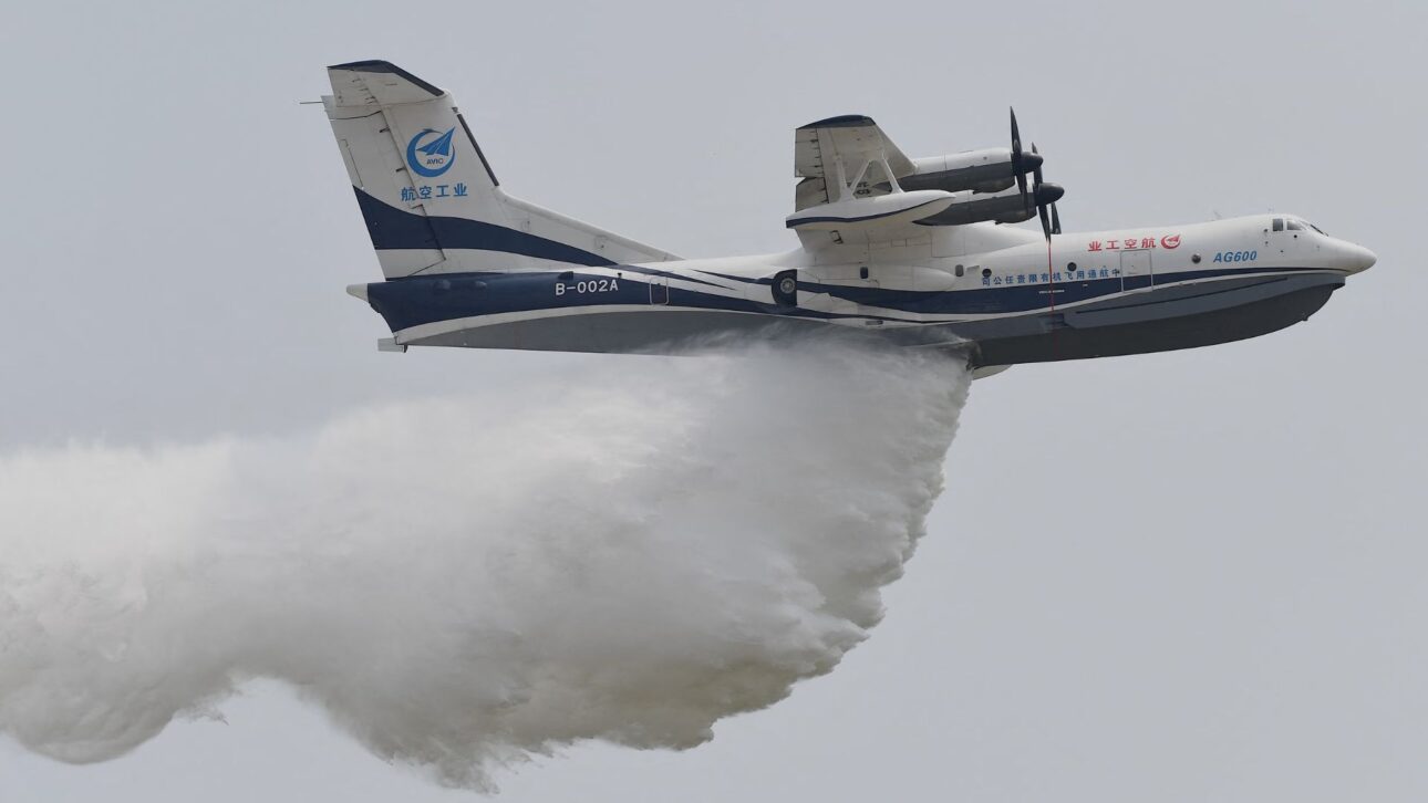 China certifica el AG600 Kunlong, mayor avión anfibio civil del mundo, capaz de combatir incendios y realizar rescates en el mar con gran capacidad de agua.