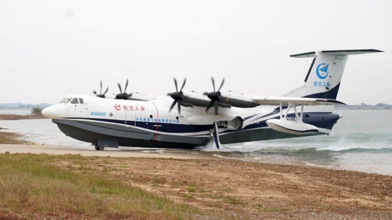 China certifica el AG600 Kunlong, mayor avión anfibio civil del mundo, capaz de combatir incendios y realizar rescates en el mar con gran capacidad de agua.