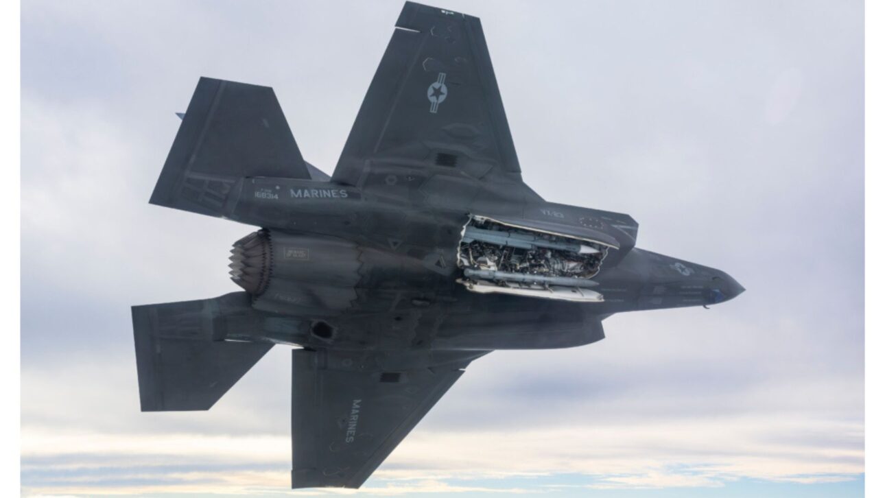 F-35C de EE. UU. derriba drone Shahed-139 que se aproximaba del portaaviones USS Abraham Lincoln en el Mar Arábico y expone cómo funciona la defensa aérea naval.