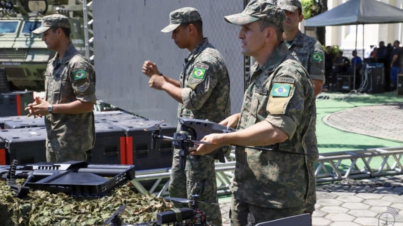 Marinha do Brasil moderniza Fuzileiros Navais con drones de ataque, embarcaciones de 74 km/h y misiles de 70 km para defensa de la costa.