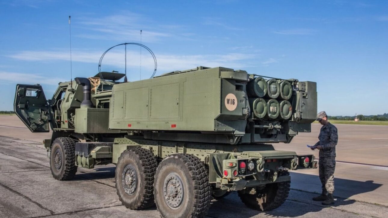 Sistema HIMARS usado por los EE. UU. en la Operation Epic Fury muestra cómo la movilidad aérea y los cohetes guiados cambian la dinámica de ataques de largo alcance.