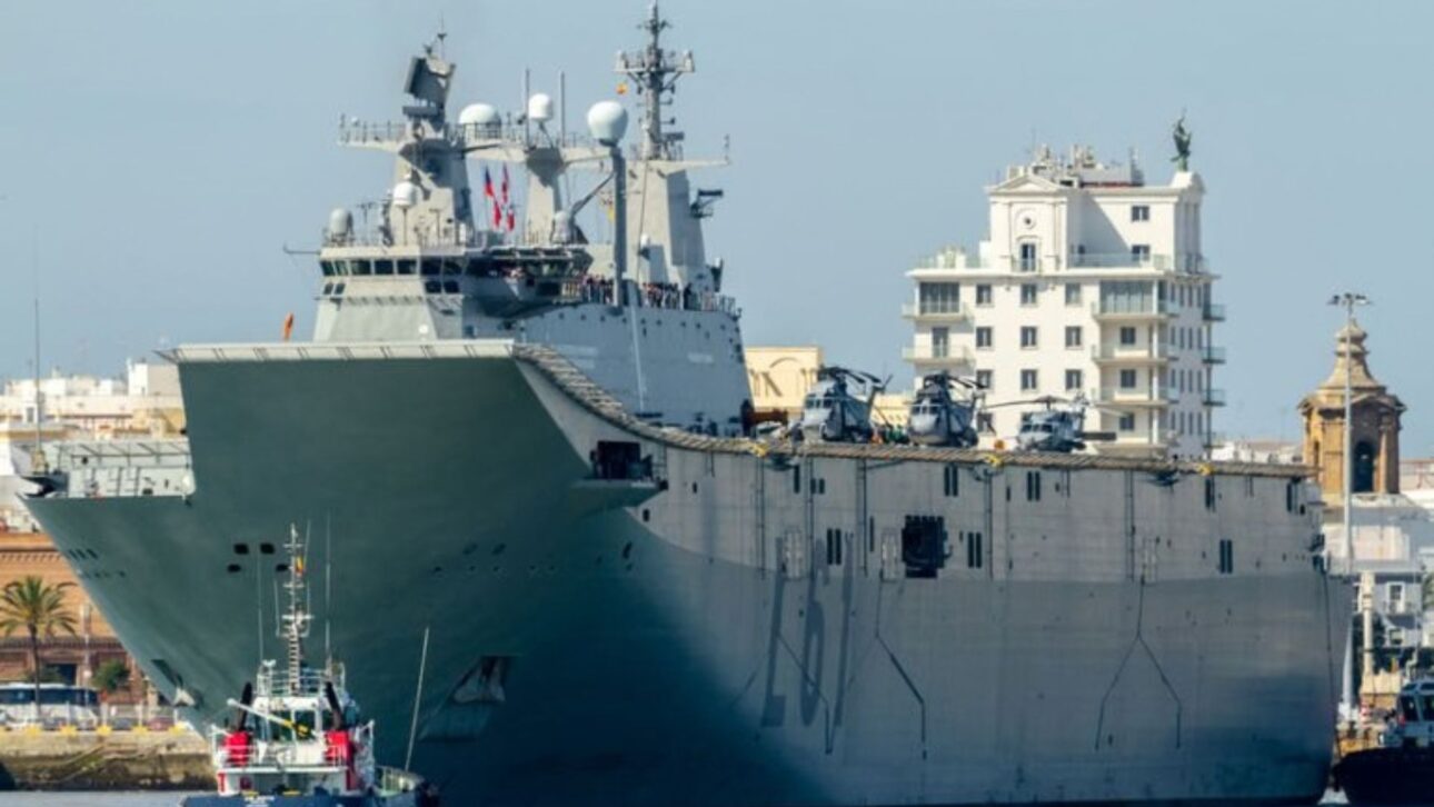 Conozca el Juan Carlos I, mayor buque de guerra jamás construido por España, capaz de operar cazas, helicópteros, tropas y vehículos en misiones militares y humanitarias.