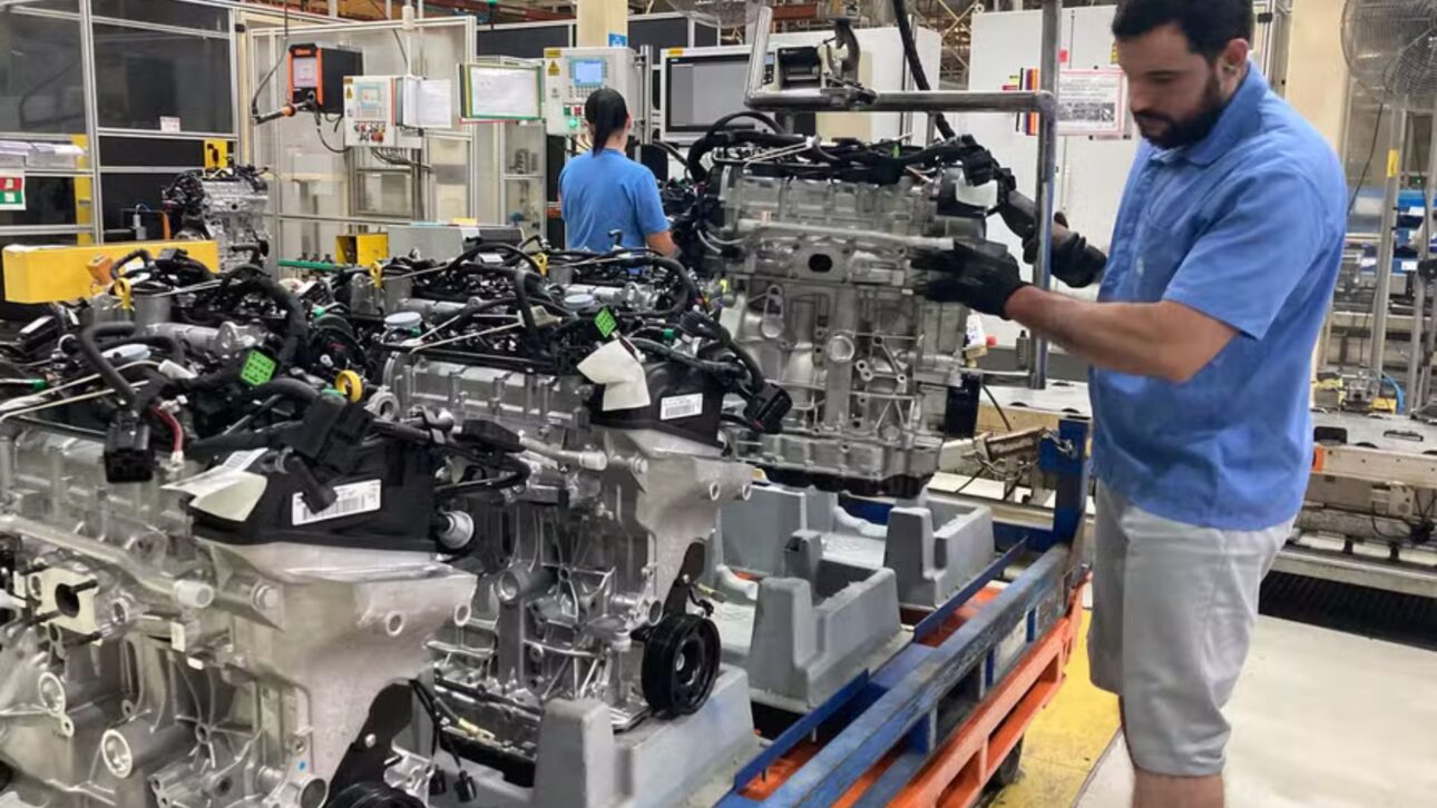 Fábrica da Volkswagen em São Carlos produz um motor a cada 33 segundos e usa mais de 150 verificações para manter índice mínimo de falhas. (Imagem; Imprensa/Volkswagen)