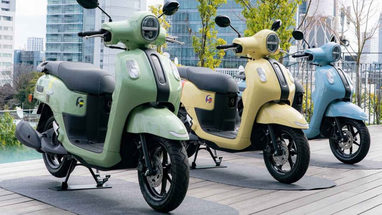Yamaha Fazzio 2026 estreia no Japão com motor 124 cc, consumo de 56,4 km/l, smart key, Y-Connect e peso de apenas 97 kg em scooter retrô. (Imagem: divulgação)
