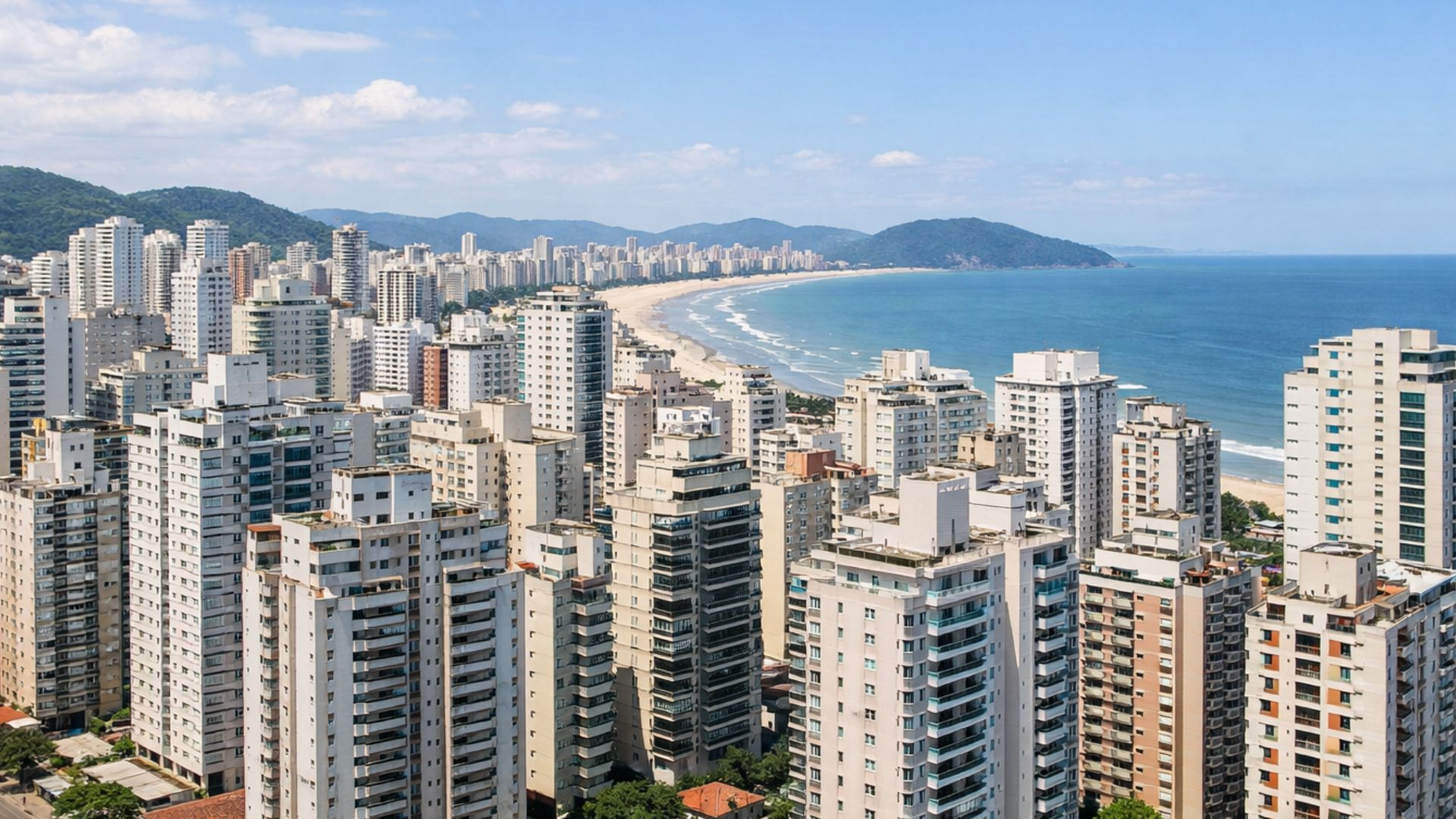 Santos (SP) lidera ranking nacional com 63,45% de moradores em apartamentos, à frente de Balneário Camboriú e São Caetano do Sul, segundo o Censo 2022 do IBGE.