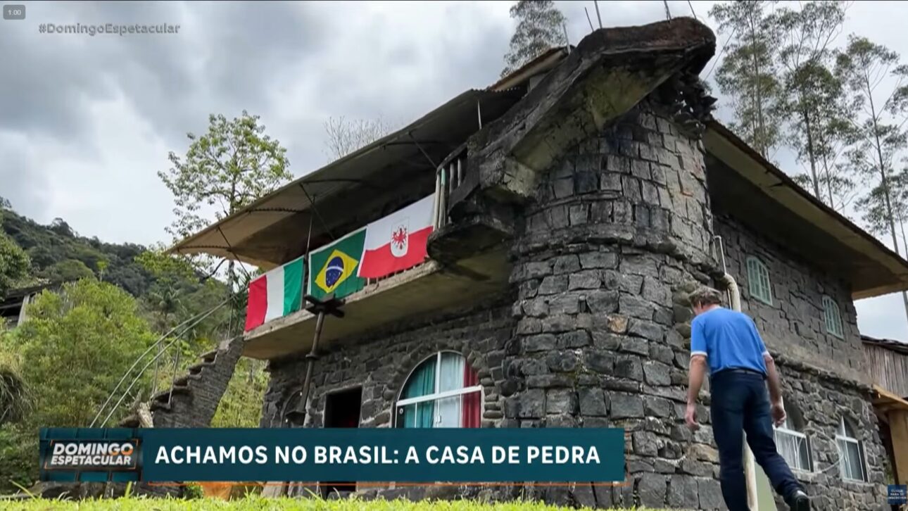 Jubilado Construye Solo Casa De Piedra En Las Montañas De SC Tras 20 Años De Trabajo Y Más De 2 Mil Rocas Talhadas A Mano. (Imagen: Reproducción/ TV Record)
