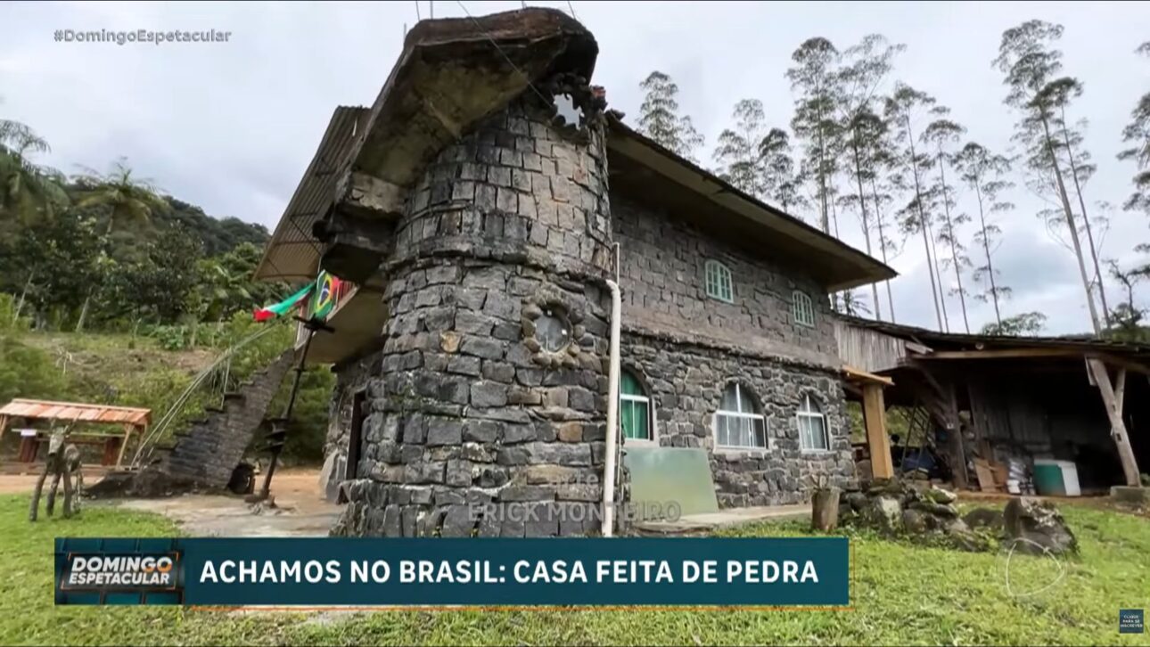 Jubilado Construye Solo Casa De Piedra En Las Montañas De SC Tras 20 Años De Trabajo Y Más De 2 Mil Rocas Talhadas A Mano. (Imagen: Reproducción/ TV Record)