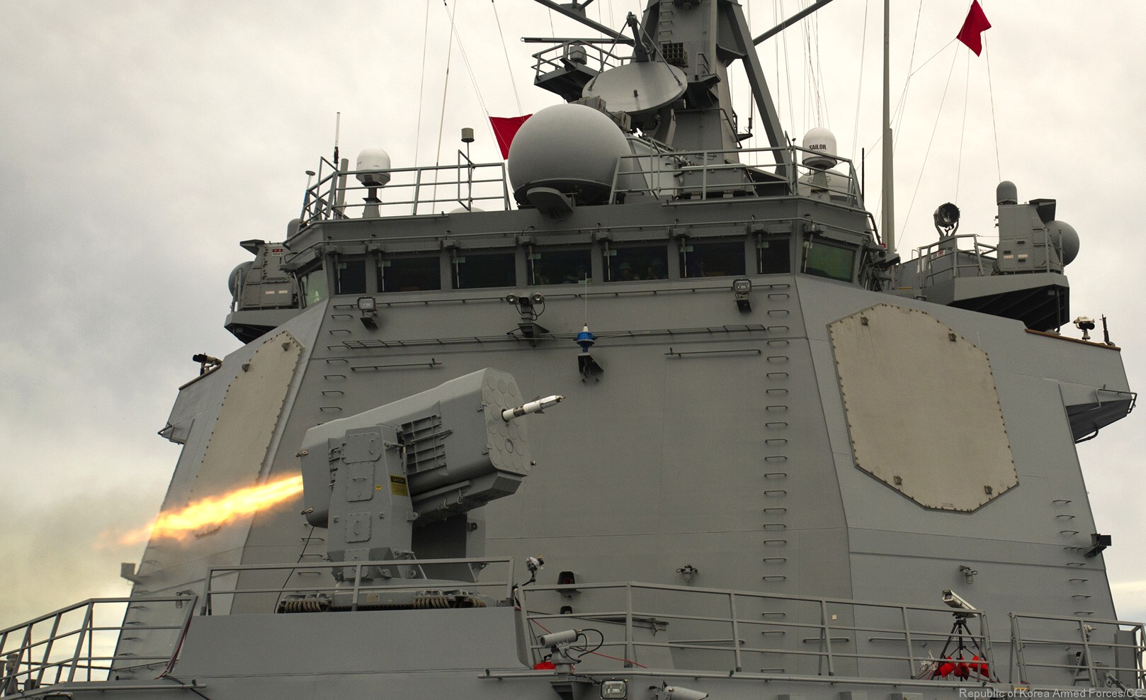 Com 11.000 toneladas, 128 células de mísseis e radar Aegis de última geração, o Sejong the Great é um dos maiores e mais armados destróieres do planeta e coloca a Coreia do Sul entre as maiores potências navais da Ásia