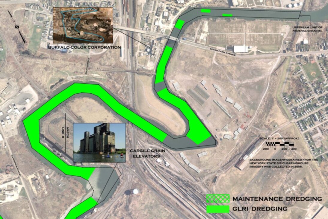 Río en Buffalo pasa por dragado en el Buffalo River con retirada de sedimentos contaminados y recuperación del canal de navegación para enfrentar décadas de polución industrial.