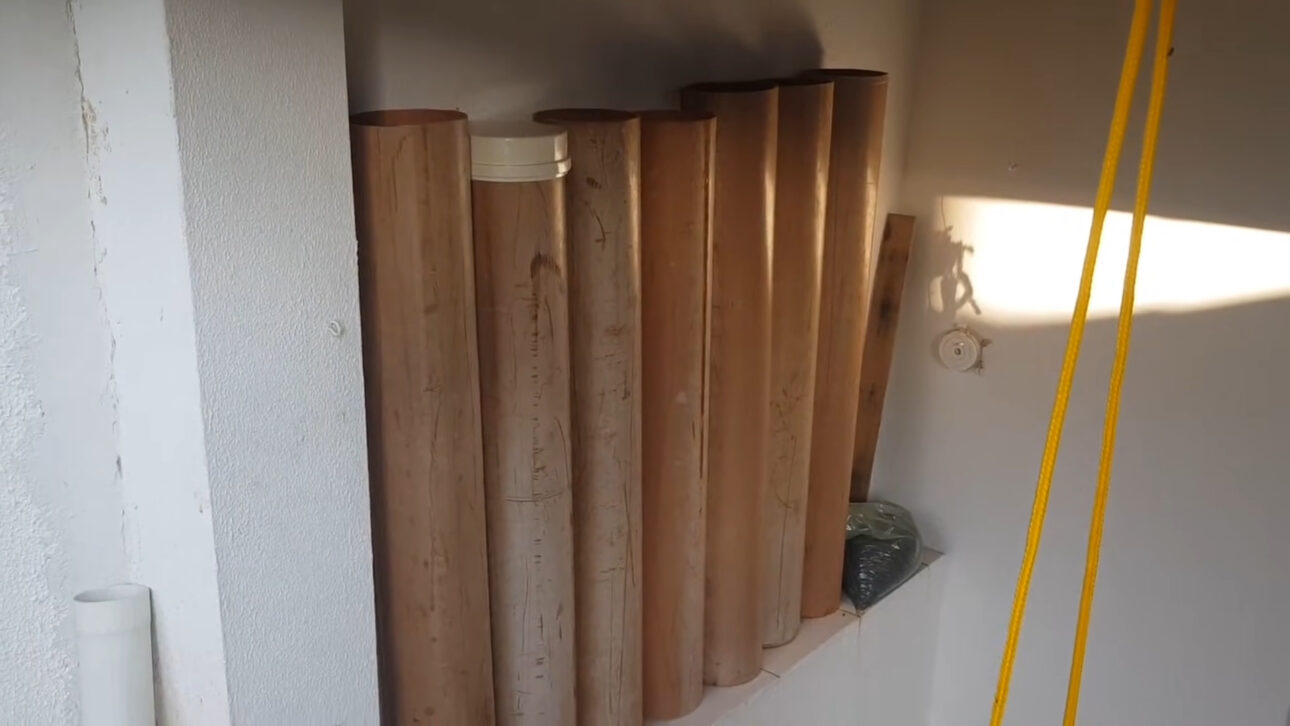 Adeus caixa d’água tradicional: pedreiro monta Sistema de Cisterna Vertical com canos PVC que armazena até 3.000 litros, custa menos de R$ 1.200 e substitui modelo comercial de R$ 3.000