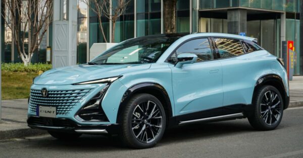 CAOA Changan confirma o UNI-T como 1º lançamento no Brasil, com montagem em Anápolis (GO), motor 1.5 turbo e estreia prevista para março. (Imagem: Divulgação)