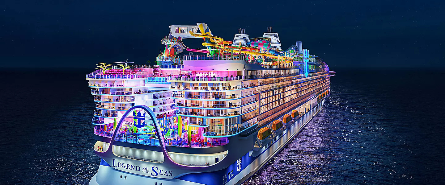 Com cerca de 250.800 toneladas, 365 metros de comprimento e capacidade para mais de 7.000 passageiros, o Legend of the Seas estreia em 2026 como o terceiro gigante da classe Icon da Royal Caribbean, nova geração de mega-navios que está redefinindo o tamanho dos cruzeiros no planeta