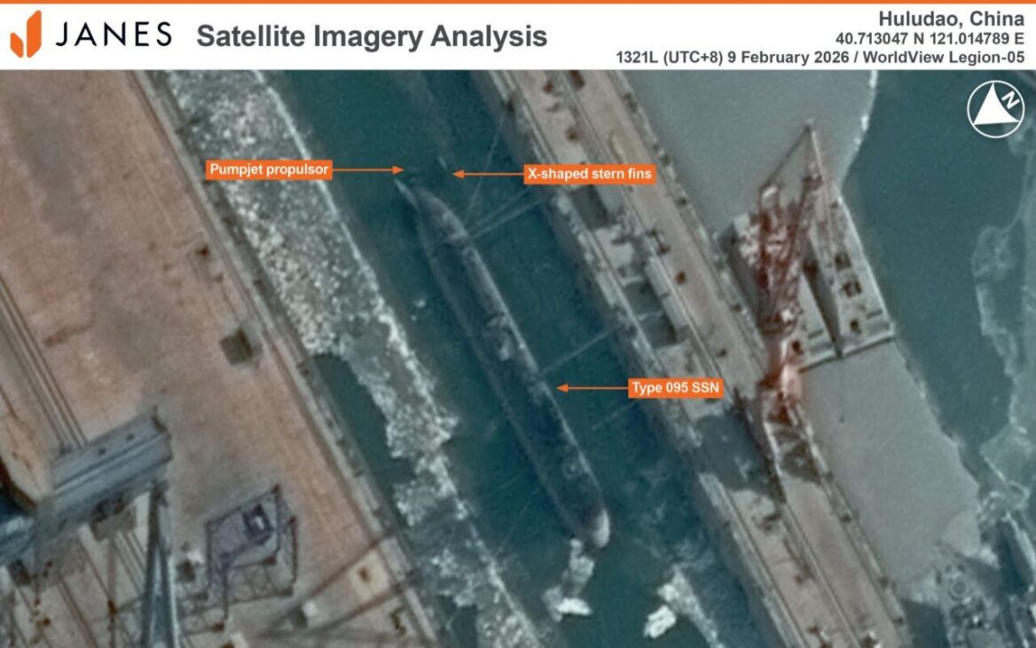 Imágenes de satélite revelan posible submarino nuclear Type 095 en astillero de China, sugiriendo avances en furtividade, armamento y proyección naval.