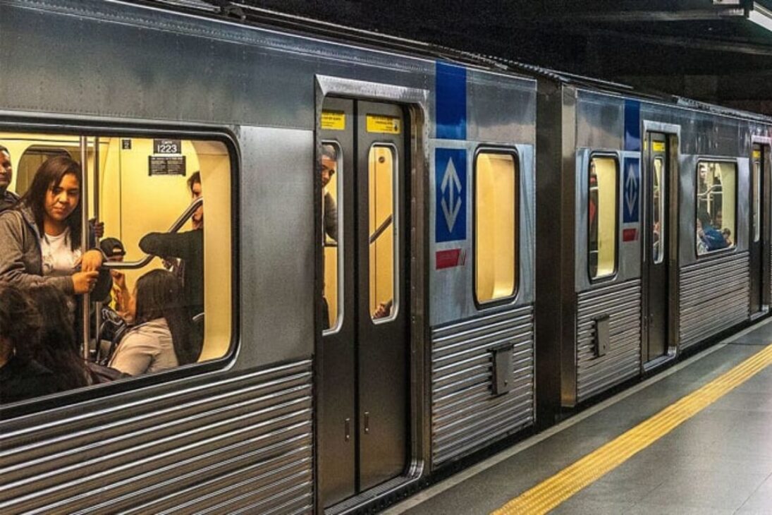 El metro sigue siendo raro en Brasil porque las capitales crecen con tráfico intenso, líneas insuficientes y proyectos estancados, aumentando el costo diario de la movilidad urbana.